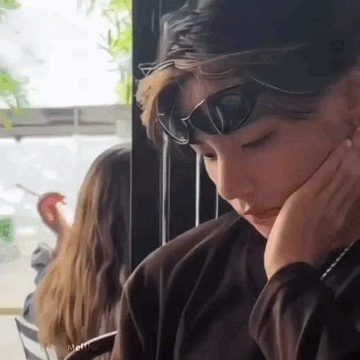 Latest photo of V (BTS)