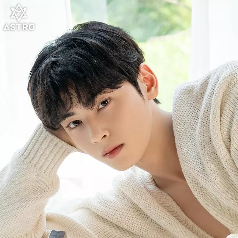 Recent activity shot of Eunwoo (ASTRO)