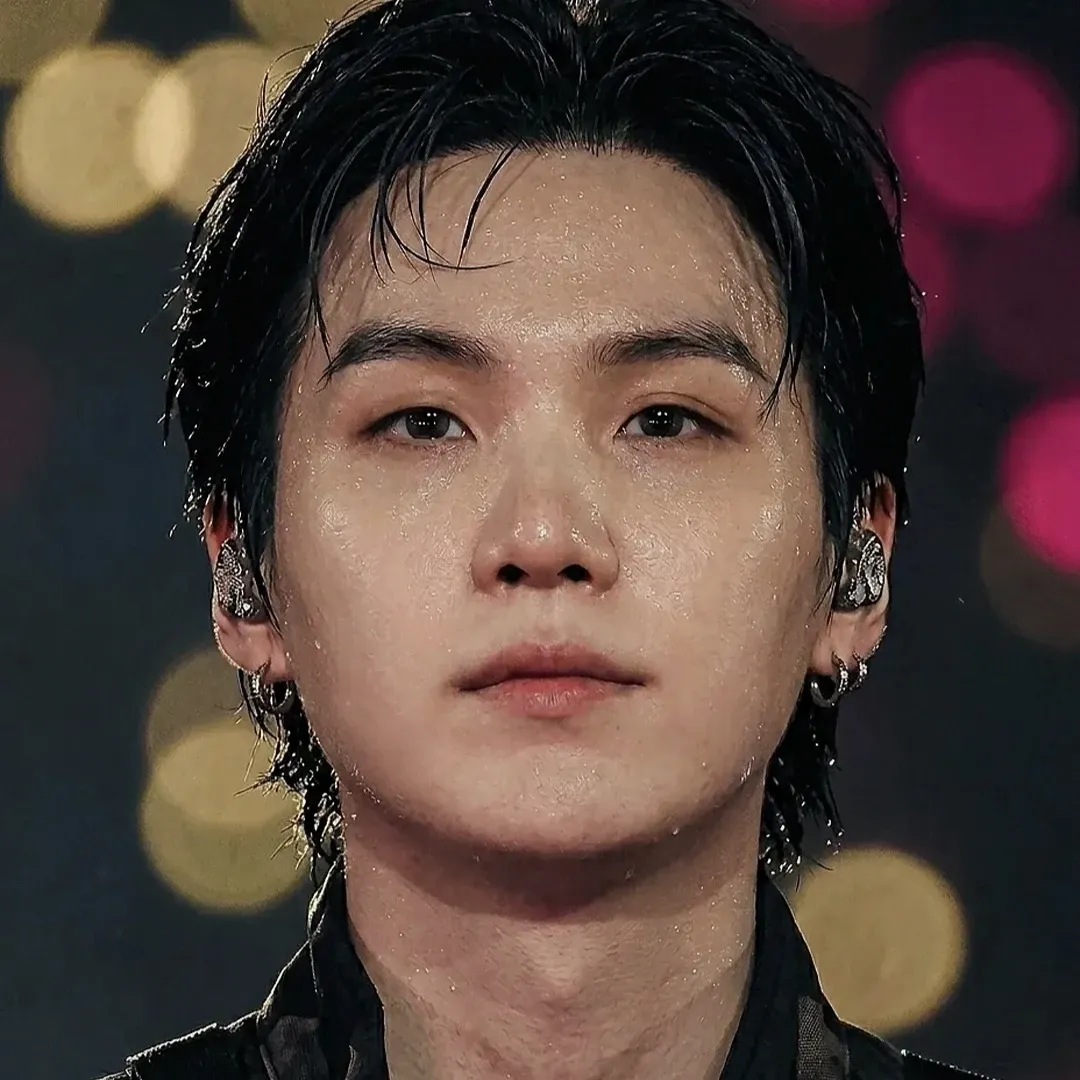 Foto terbaru SUGA (BTS)