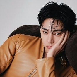 Recent activity shot of V (BTS)