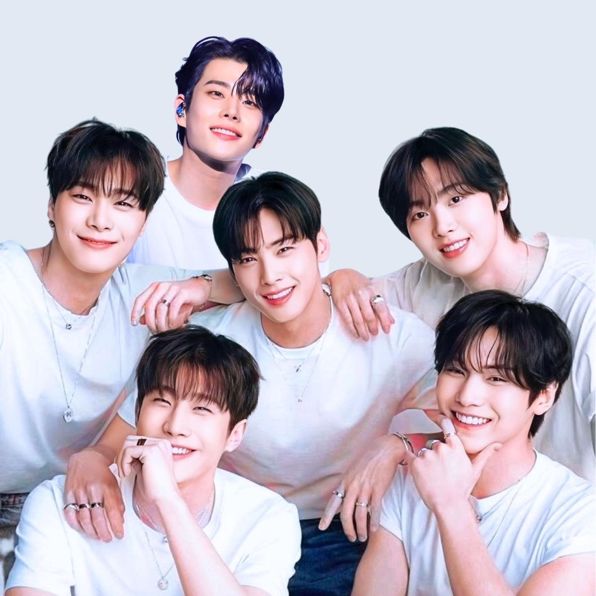 아스트로의 최신 사진