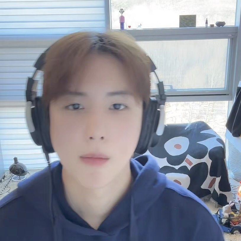 Behind-the-scenes cut of Wow (A.C.E)