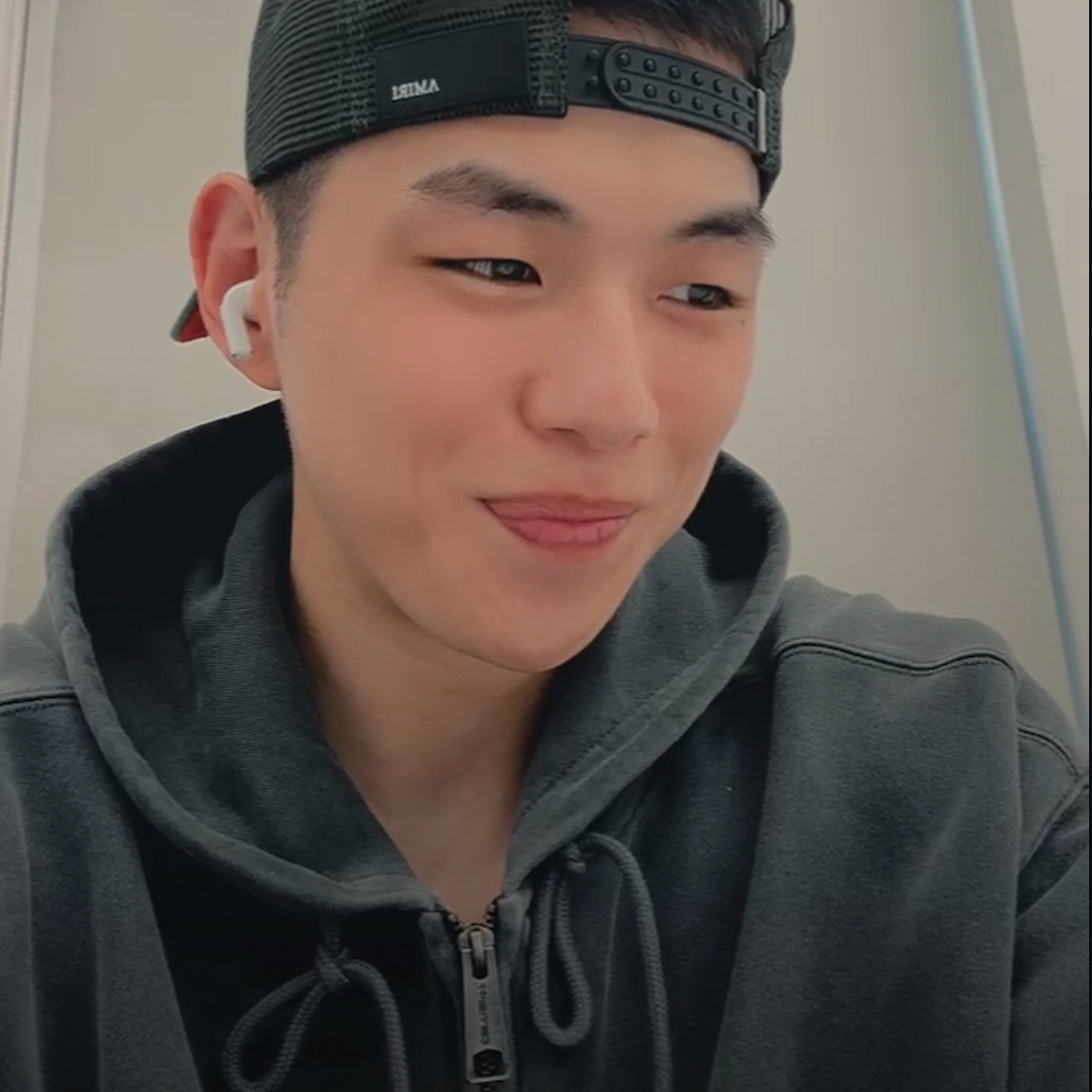 Foto aktivitas terbaru Kang Daniel