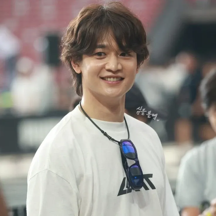 Behind-the-scenes cut of Minho (SHINee)