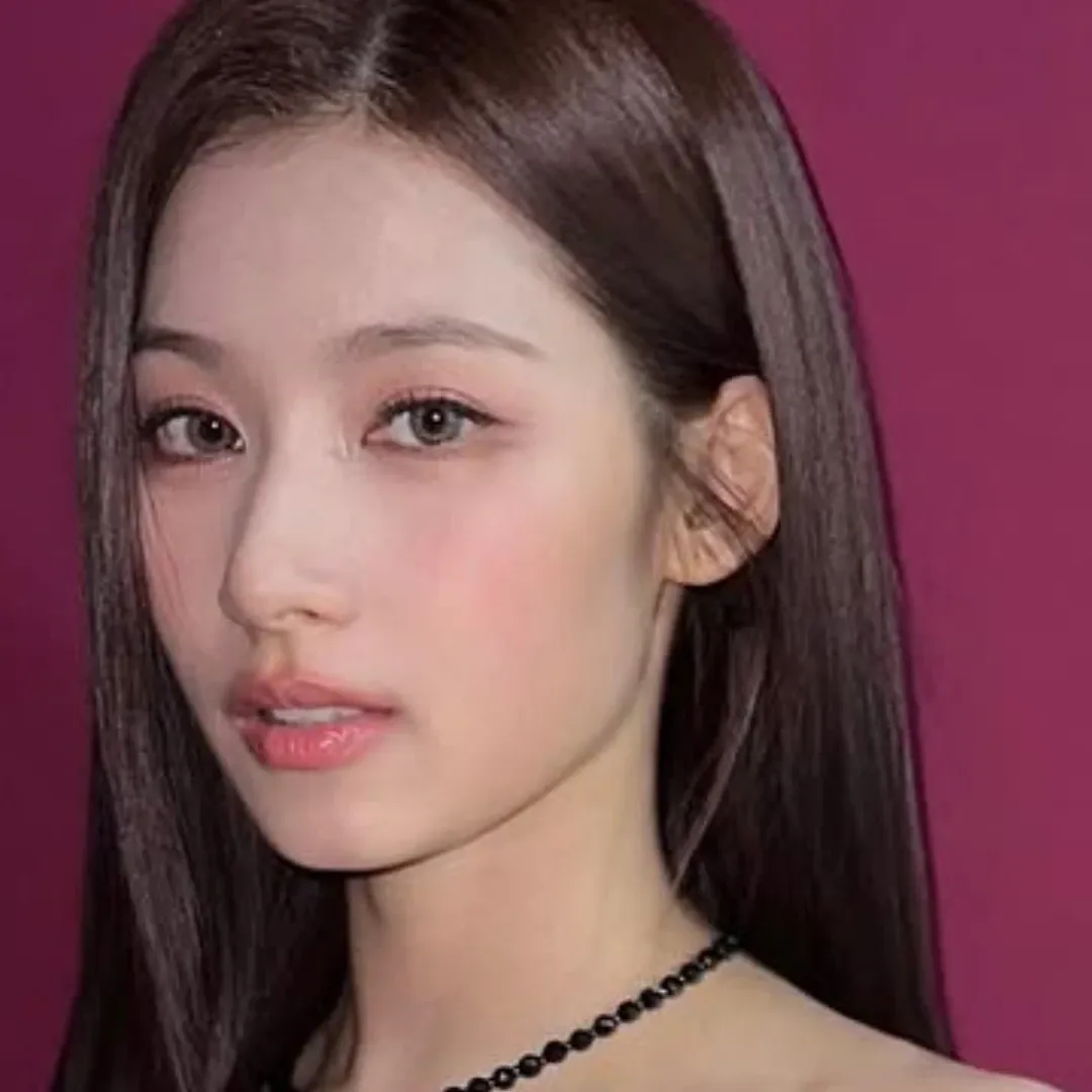 Foto terbaru Sana (TWICE)