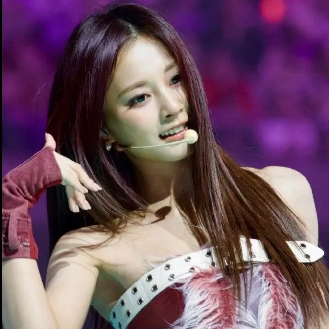 Potret di balik layar Tzuyu (TWICE)