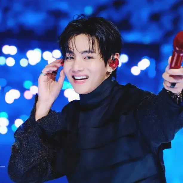 Foto aktivitas terbaru V (BTS)