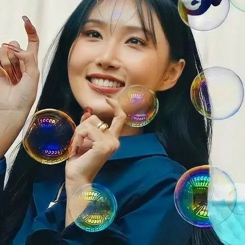 Latest photo of Hwasa (MAMAMOO)