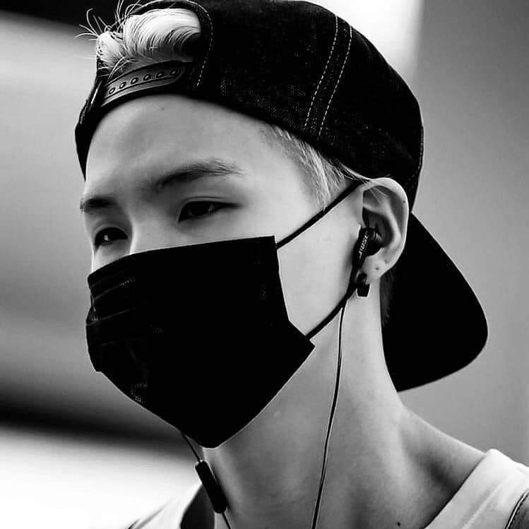 슈가 (방탄소년단) 최근 활동샷