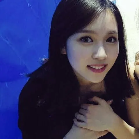 Momen yang diabadikan oleh penggemar Mina (TWICE)