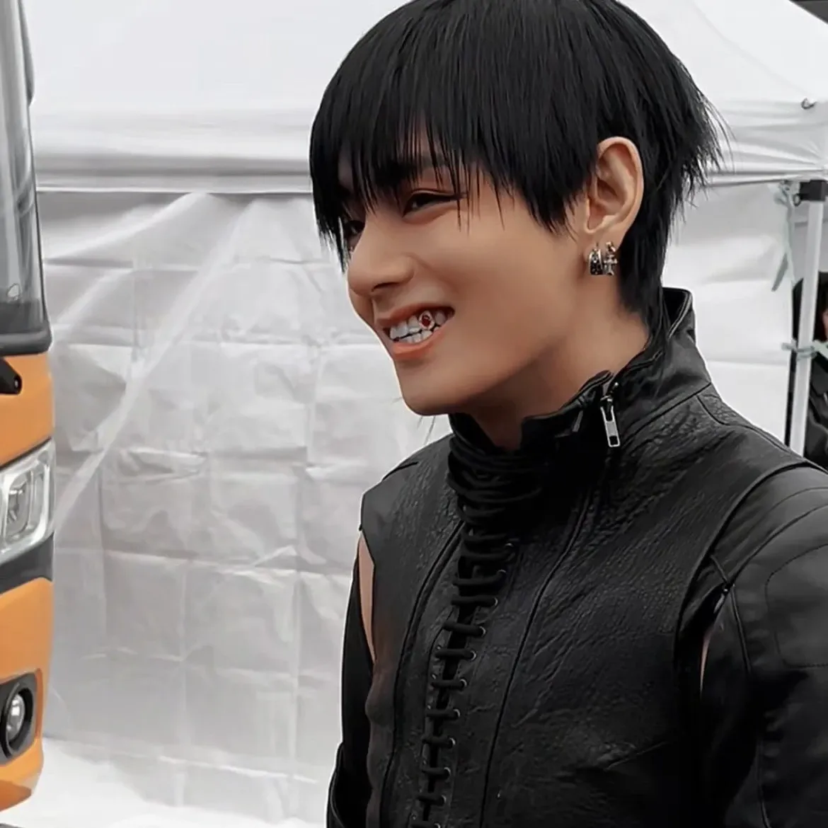 뷔 (방탄소년단) 최근 활동샷