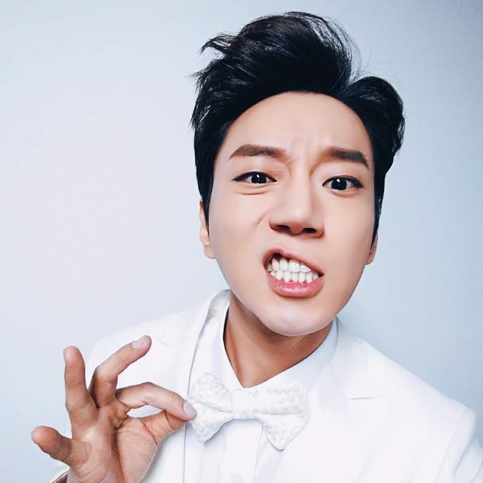 Behind-the-scenes cut of Hwang Chiyeol