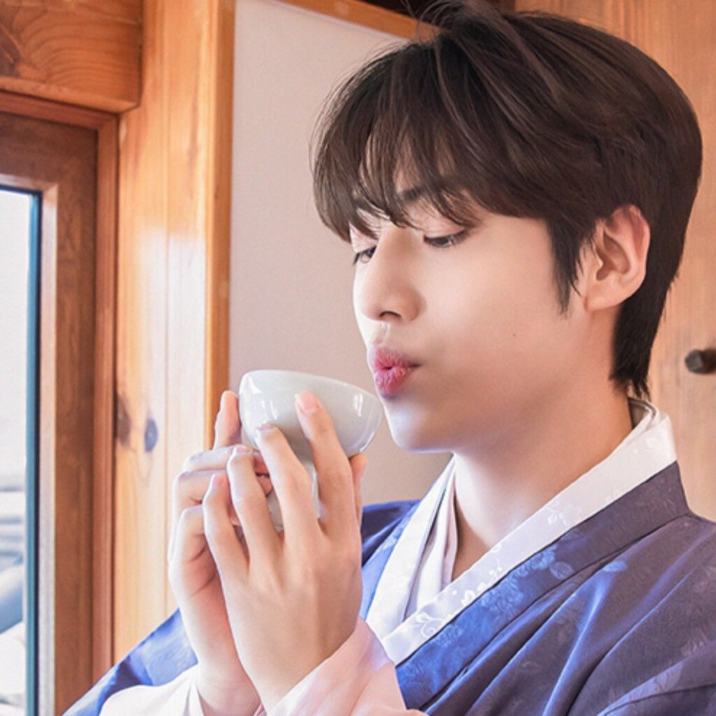 Today’s hot picks from the 이은상 (YOUNITE) community