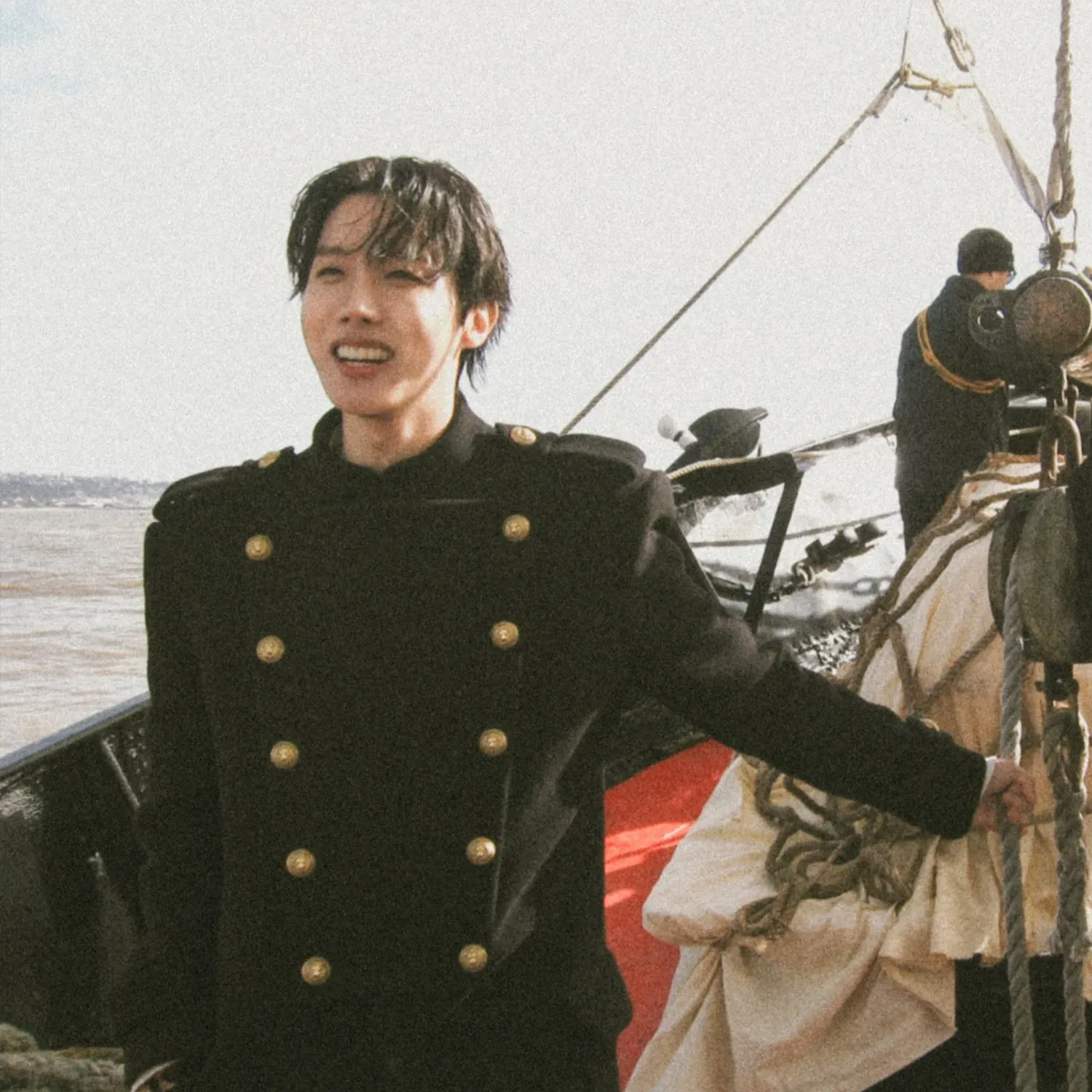 Foto aktivitas terbaru j-hope (BTS)
