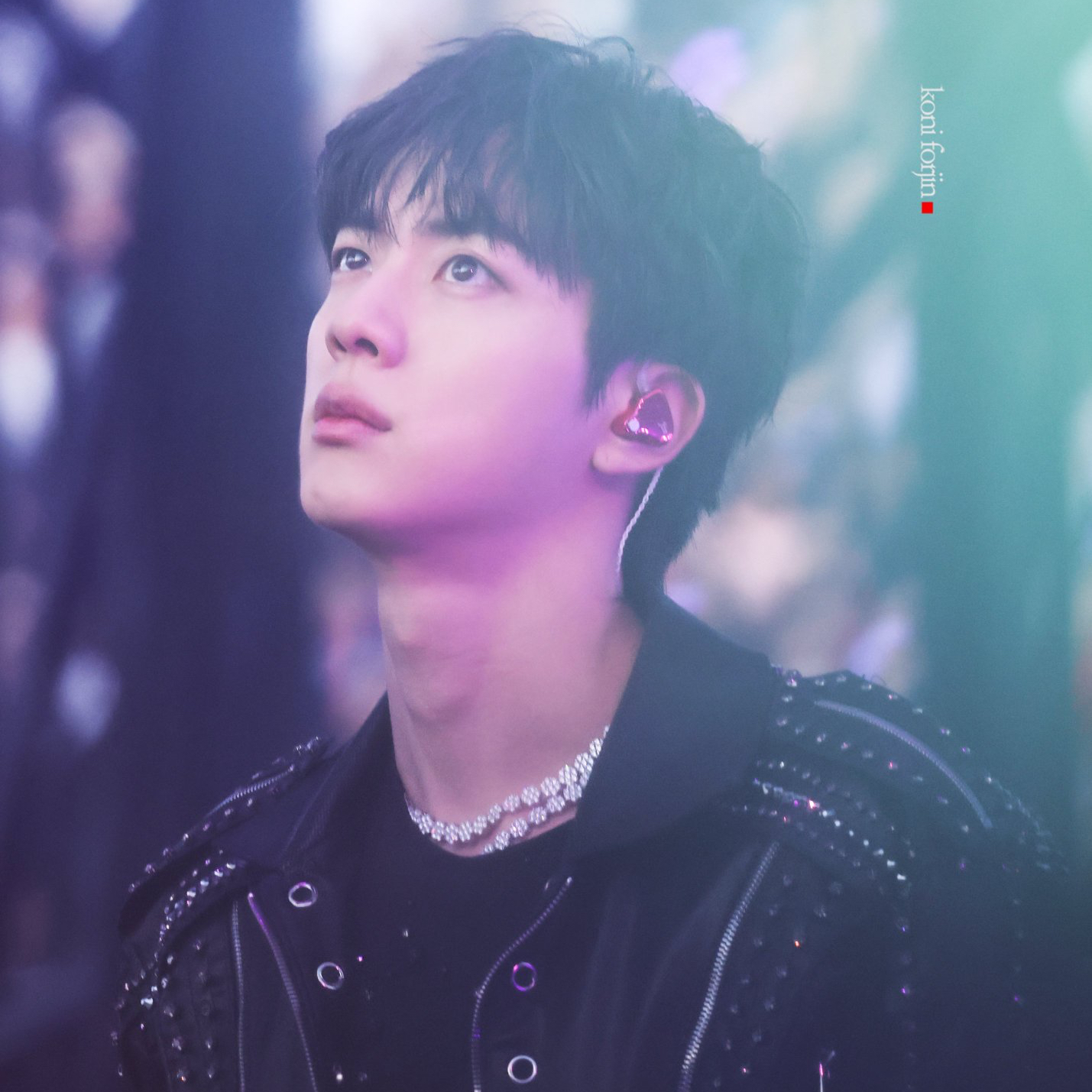 Foto aktivitas terbaru Jin (BTS)
