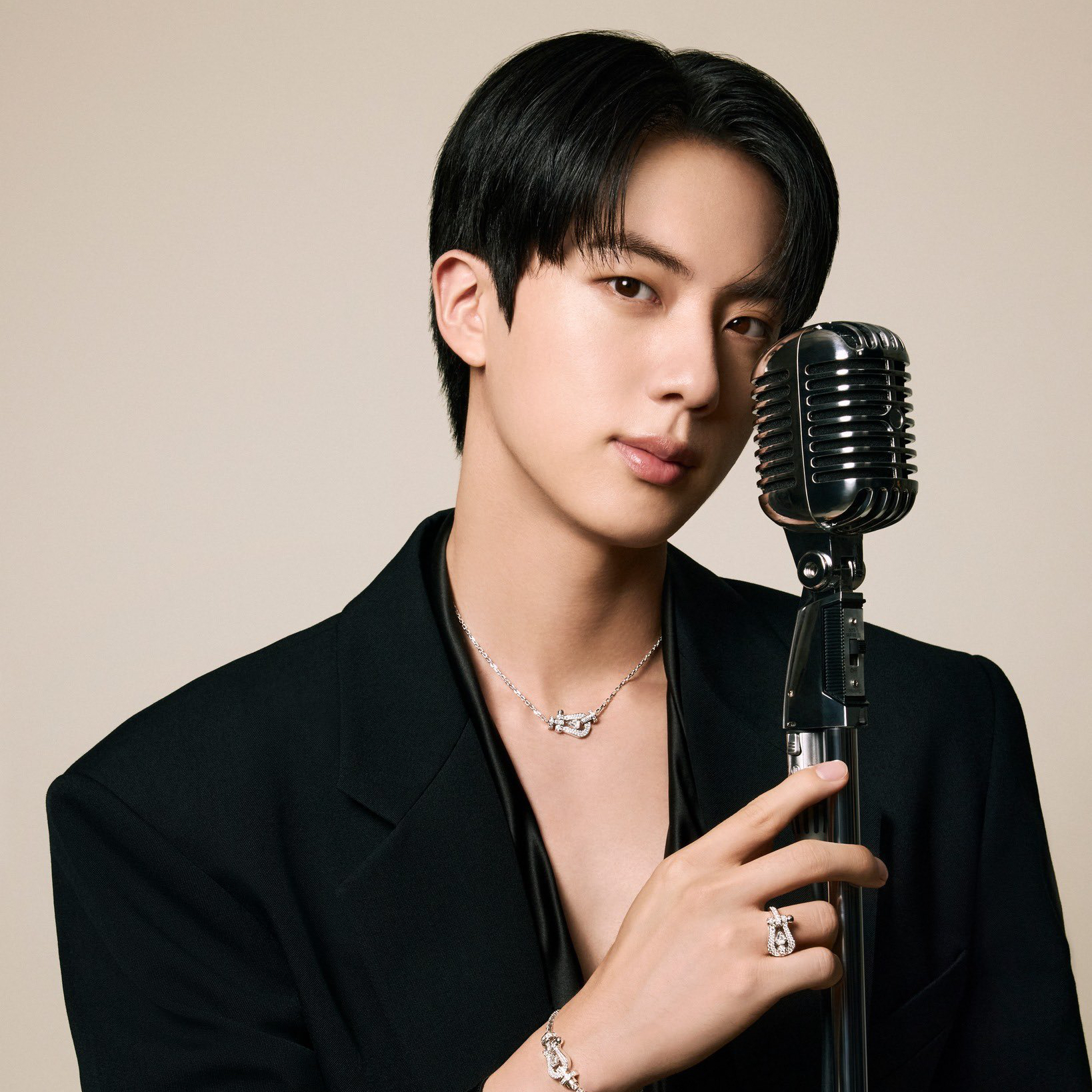 진 (방탄소년단)의 비하인드 컷