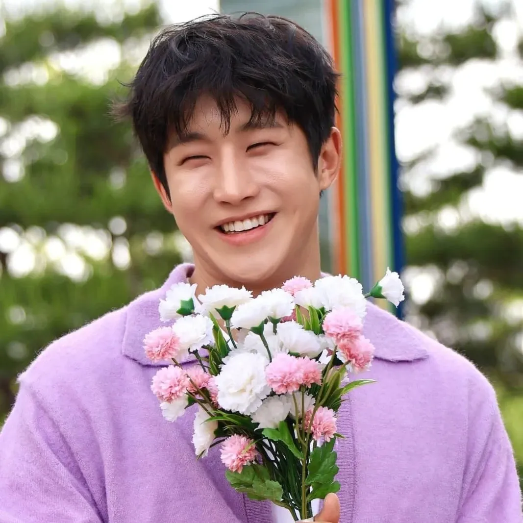 Behind-the-scenes cut of Jinjin (ASTRO)