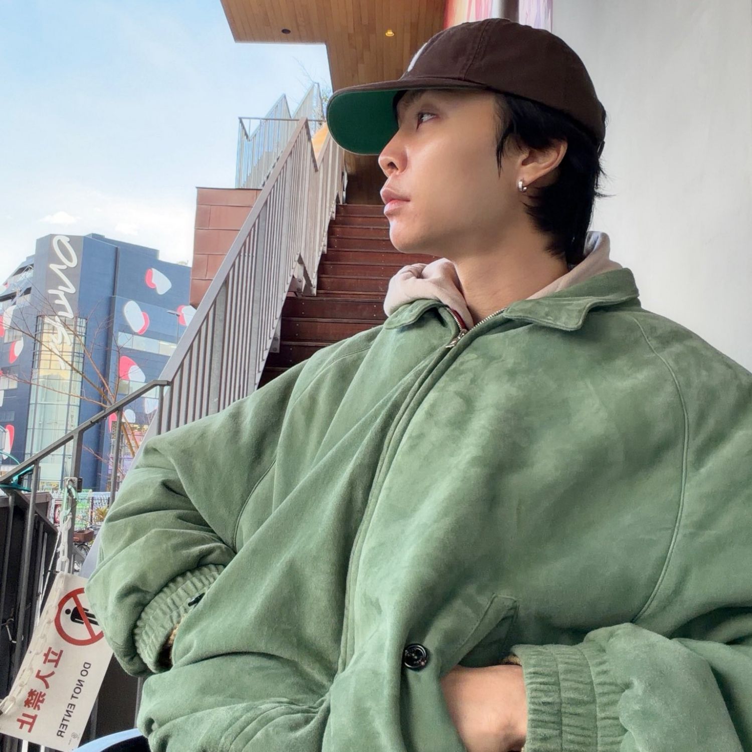 Behind-the-scenes cut of Johnny (NCT 127)