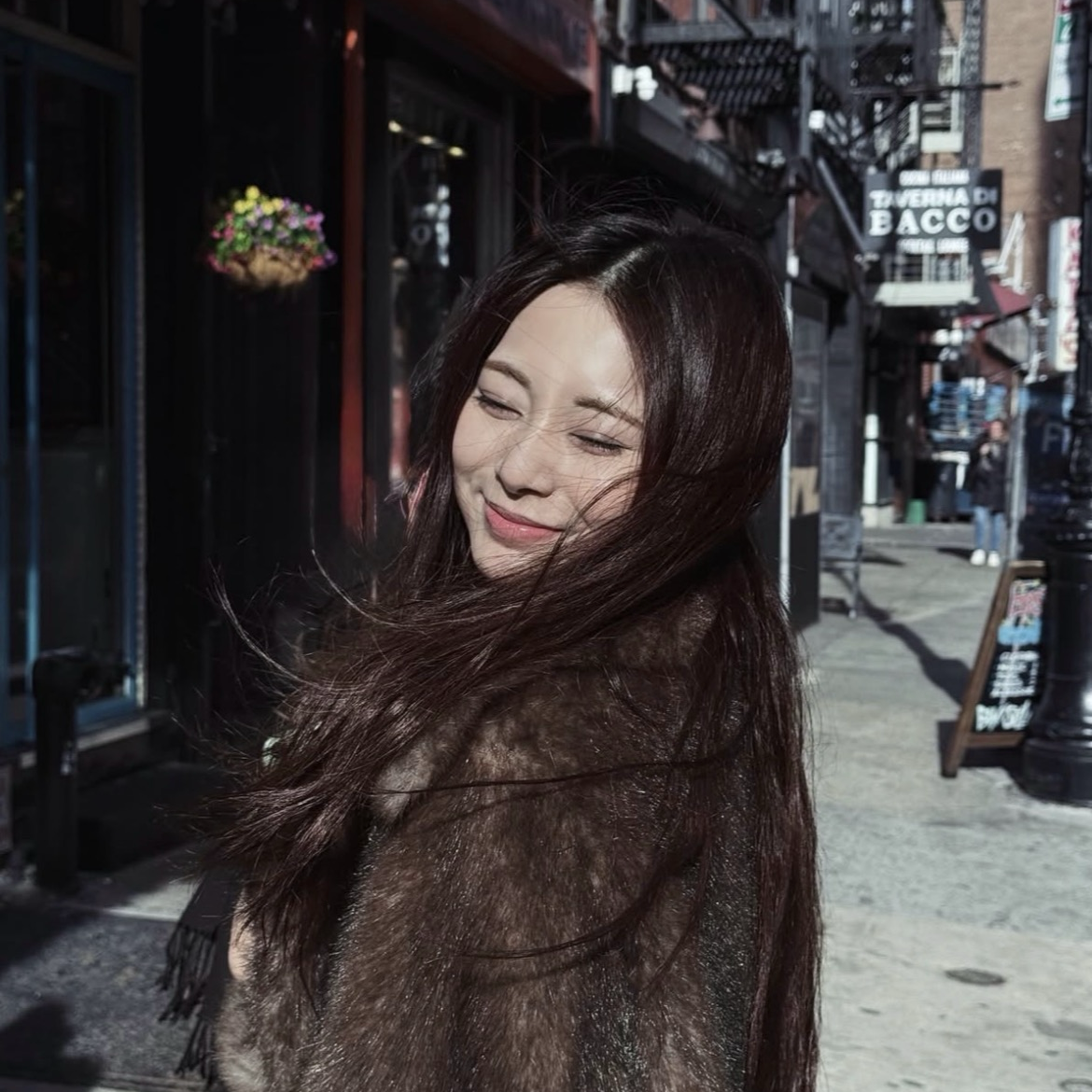 Latest photo of Tzuyu (TWICE)