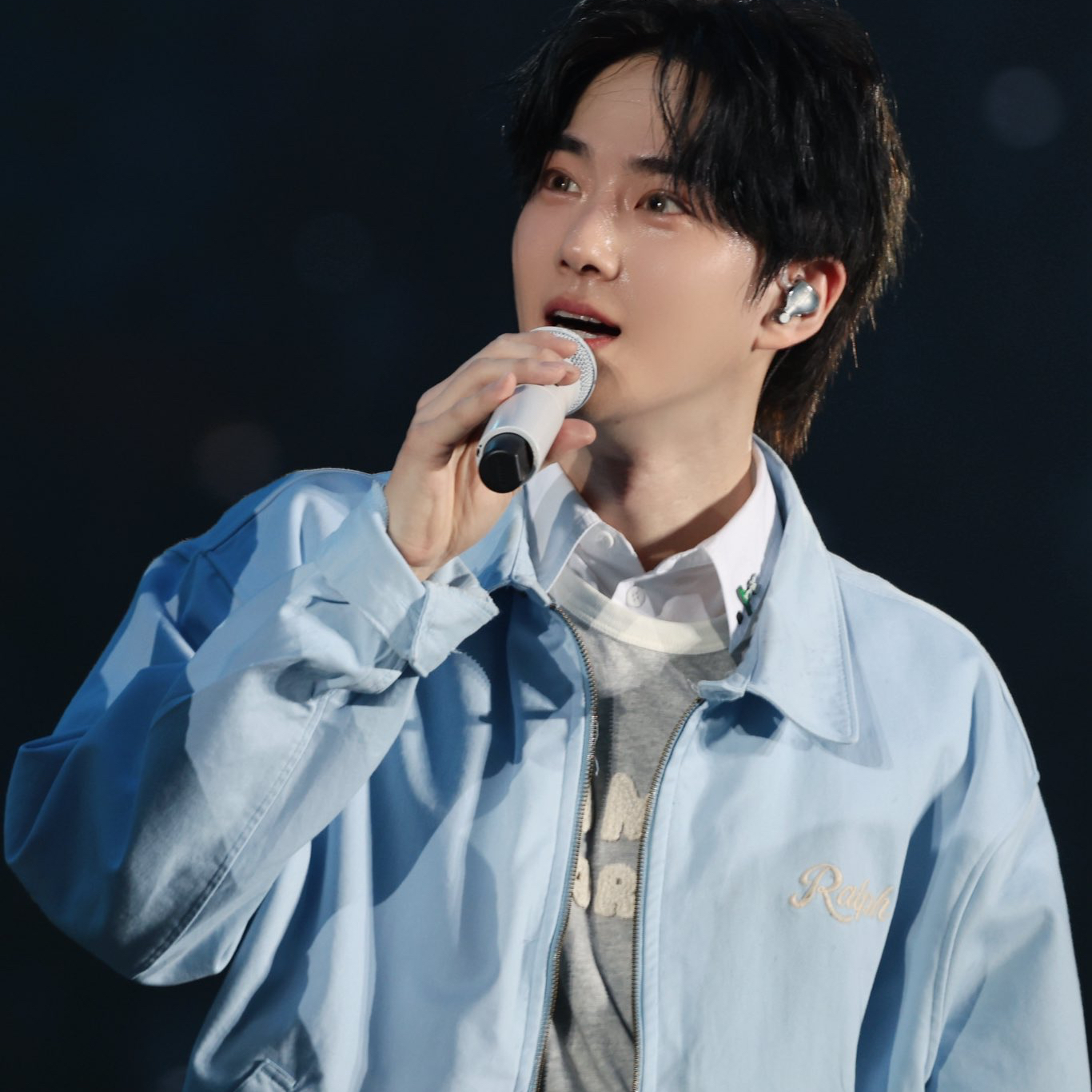 Suho (EXO)的最新活动照片