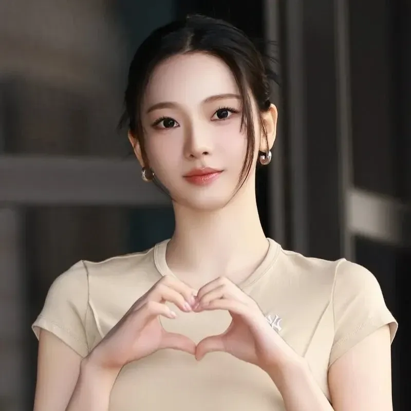 Foto terbaru Karina (aespa)