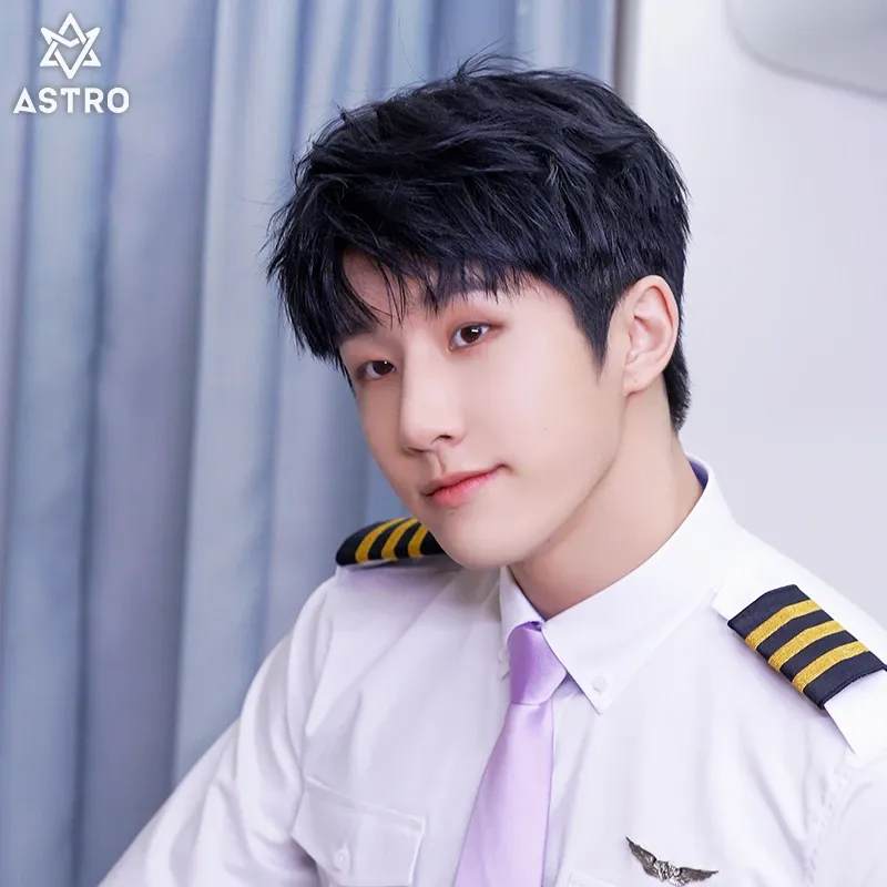 Behind-the-scenes cut of Jinjin (ASTRO)
