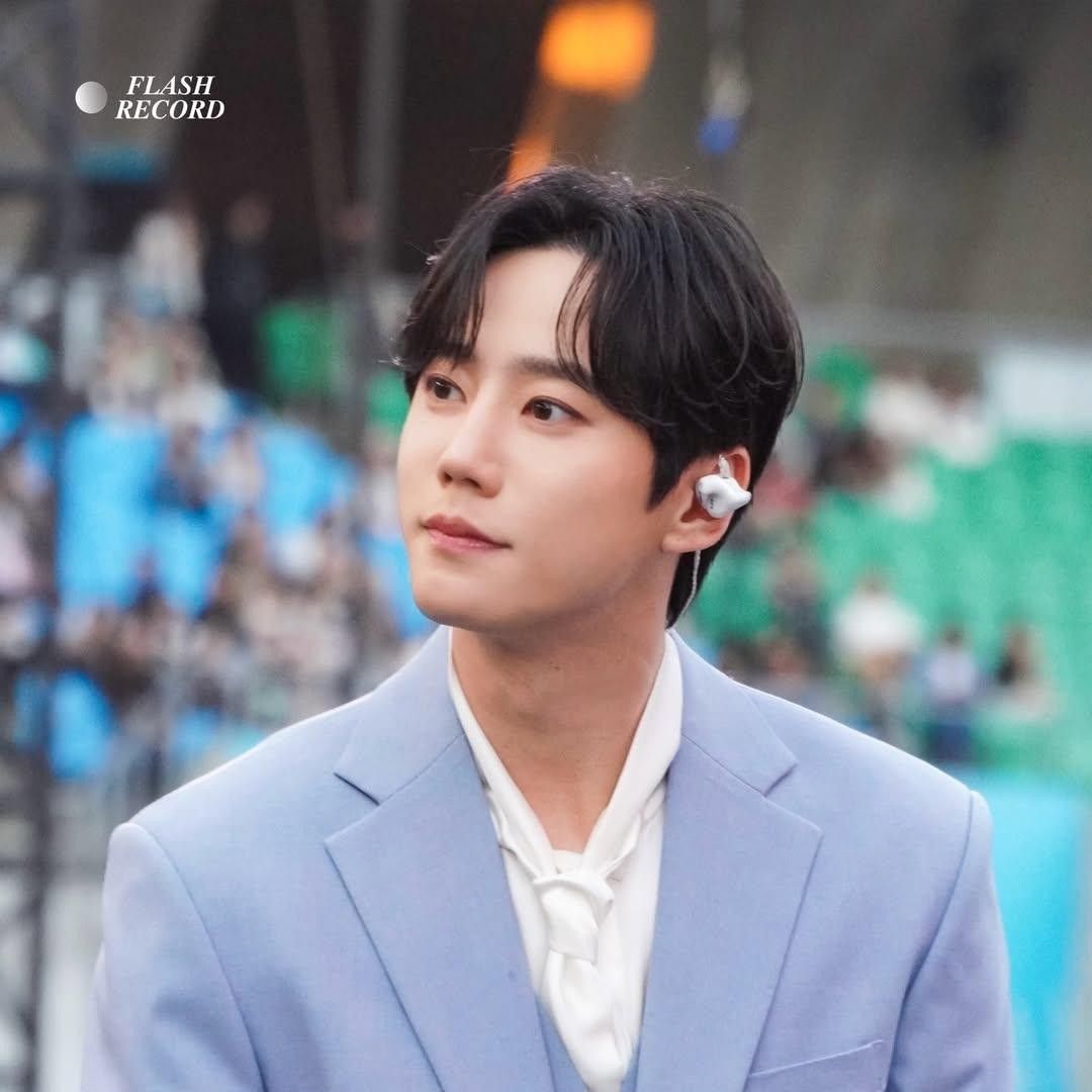 A moment captured by Lee Junyoung's fan