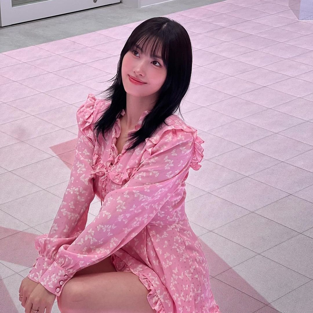 モモ (TWICE)の最新写真