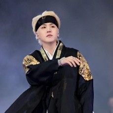 Foto terbaru SUGA (BTS)