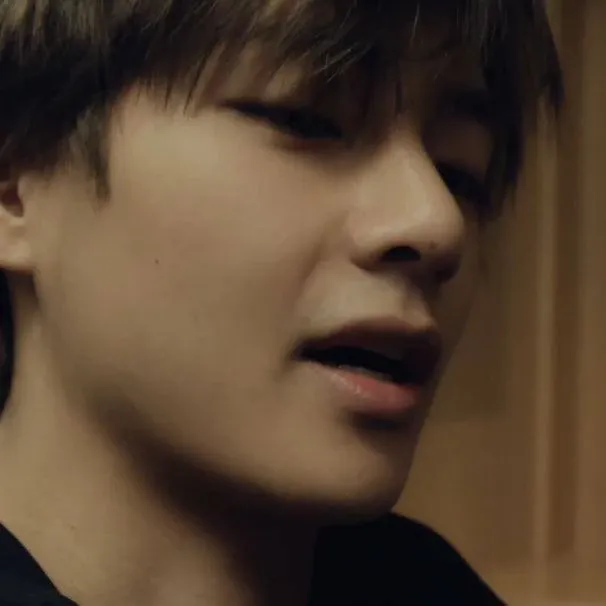V (BTS)の舞台裏ショット