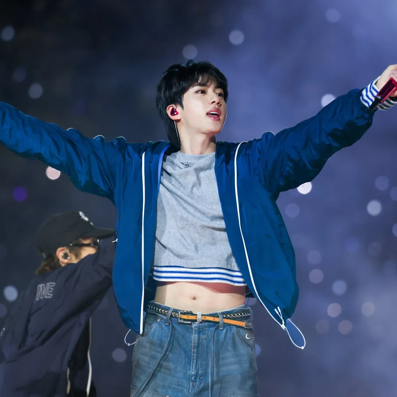 진 (방탄소년단)의 비하인드 컷
