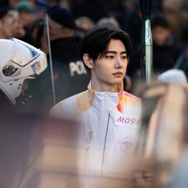 Signature photo of Sunghoon (ENHYPEN) capturing their charm