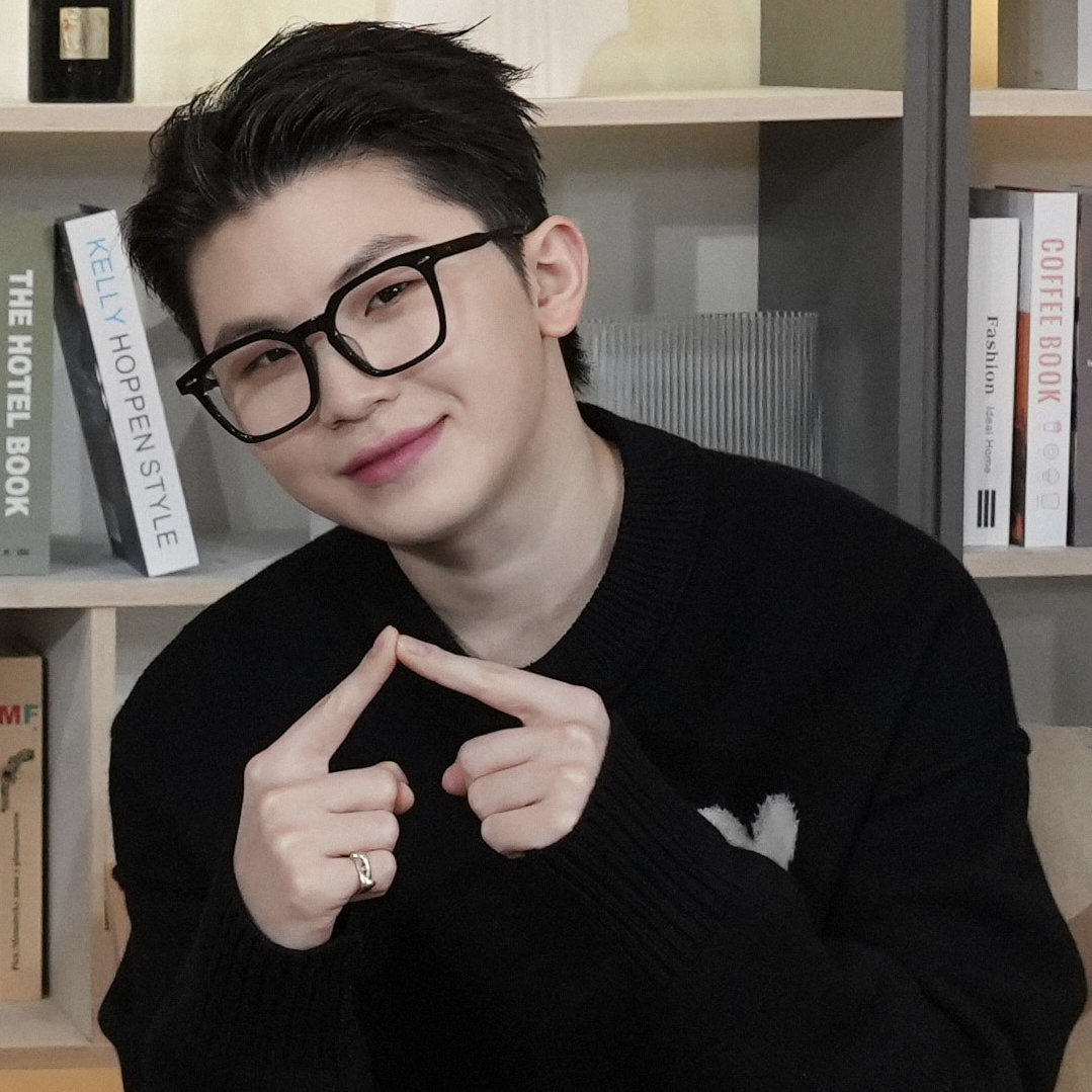Latest photo of Woozi (SEVENTEEN)