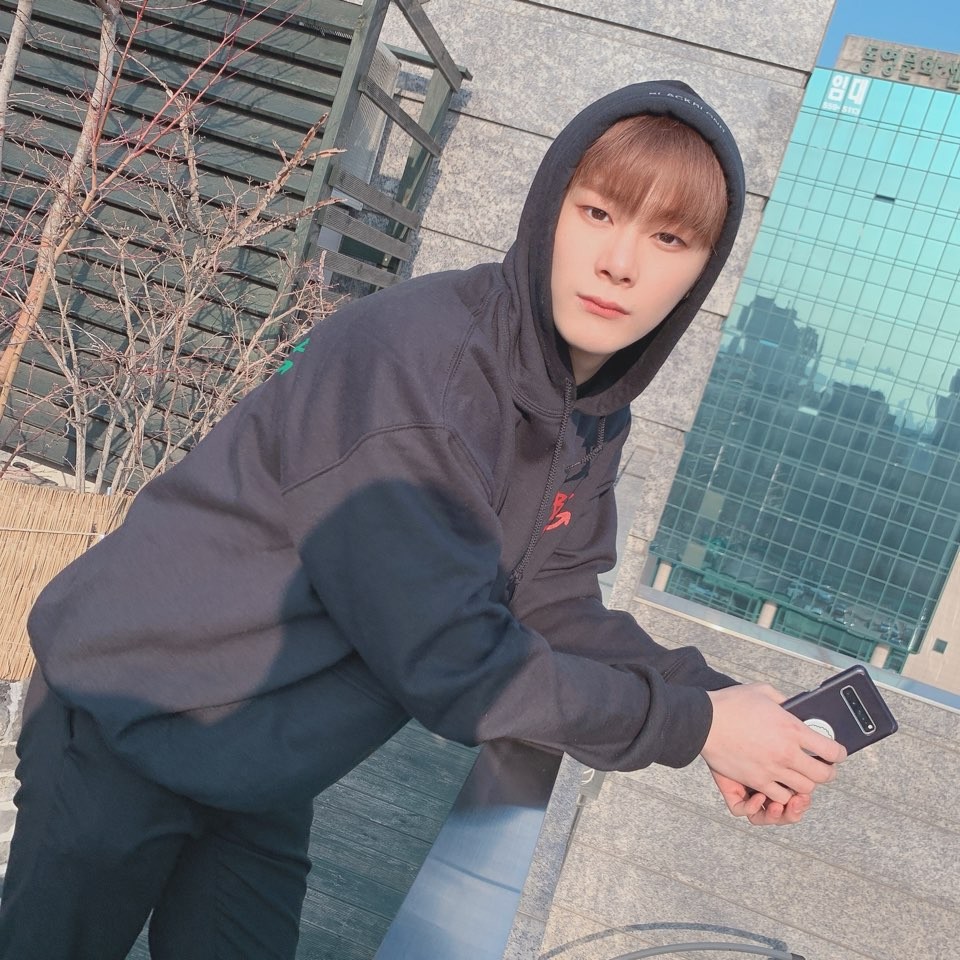 Latest photo of Moonbin (ASTRO)
