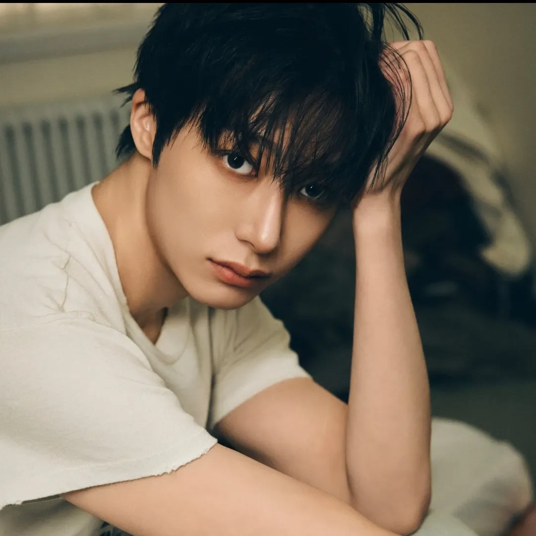 Behind-the-scenes cut of Hyungwon (MONSTA X)