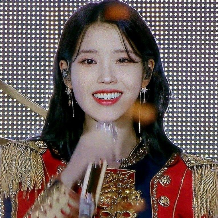 아이유의 비하인드 컷