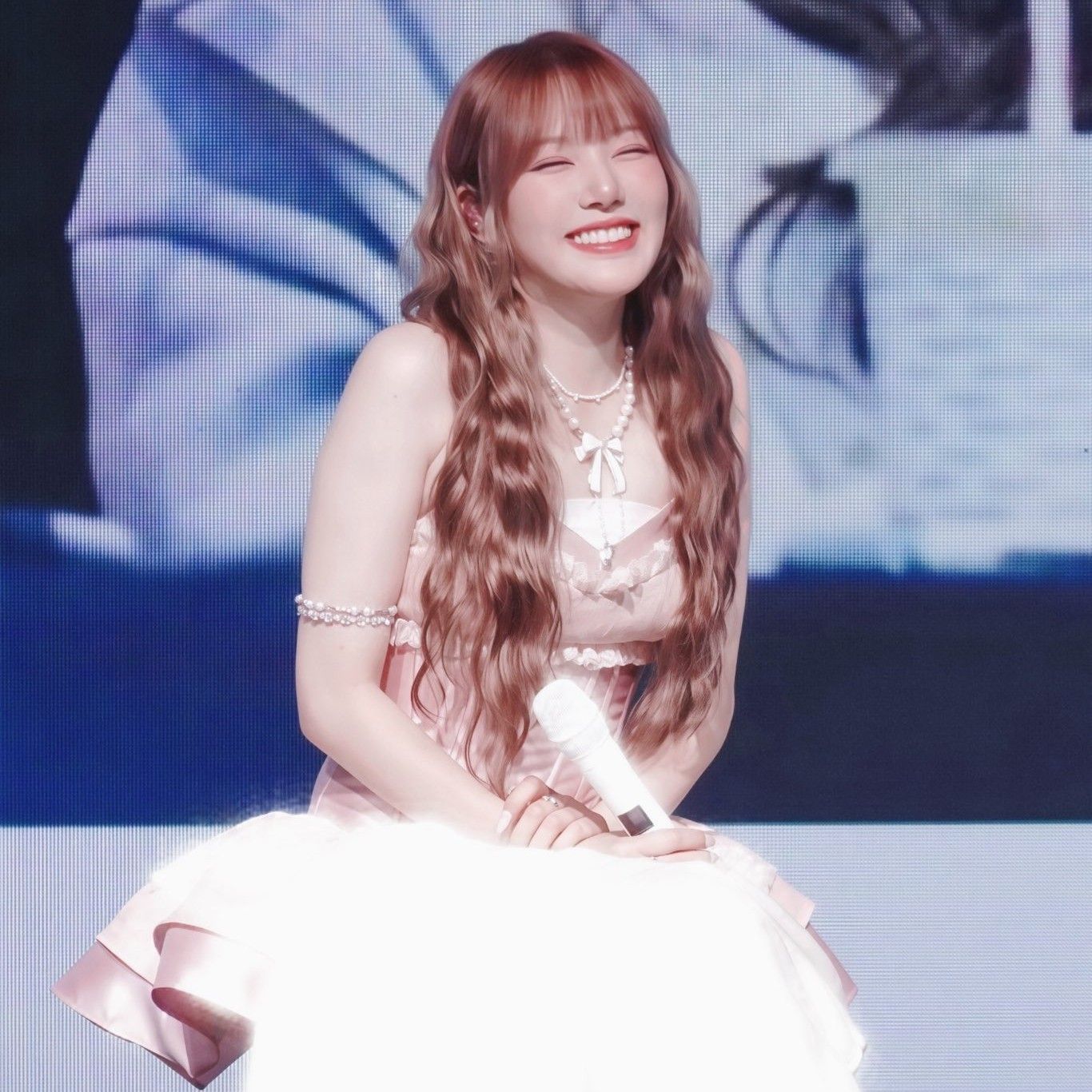 Latest photo of Yerin (GFRIEND)