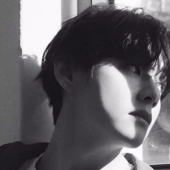 V (防弹少年团)粉丝拍下的瞬间