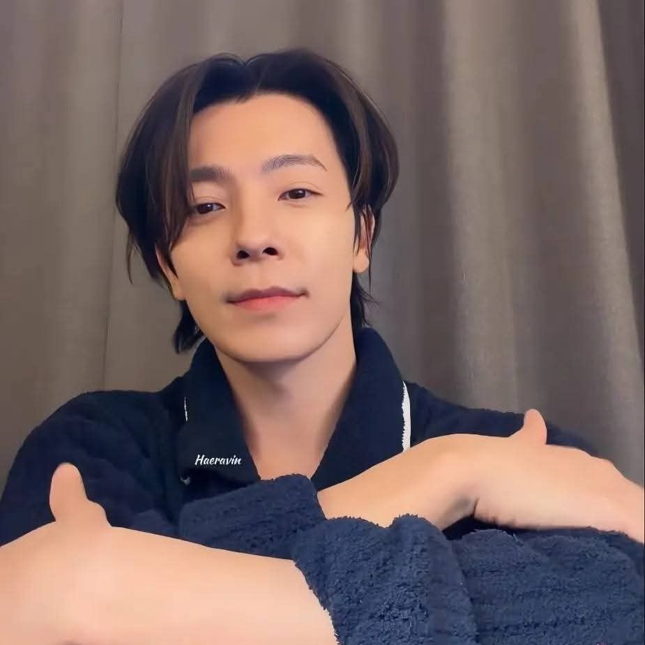 A moment captured by Super Junior's fan