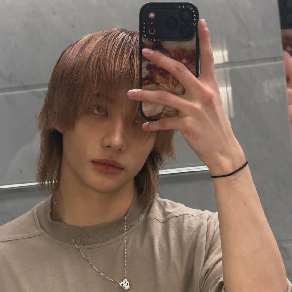 Latest photo of Hyunjin (Stray Kids)