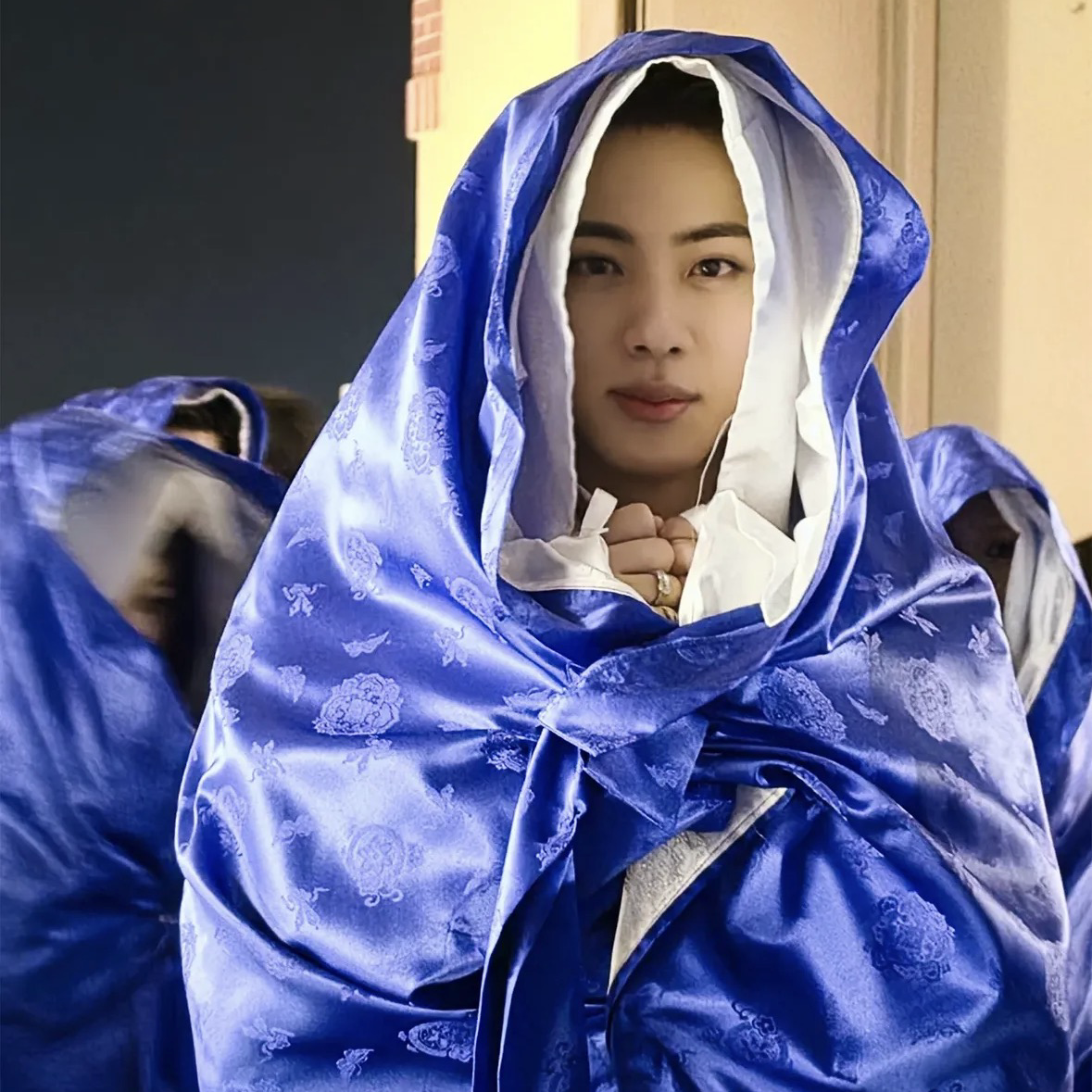 Foto aktivitas terbaru Jin (BTS)