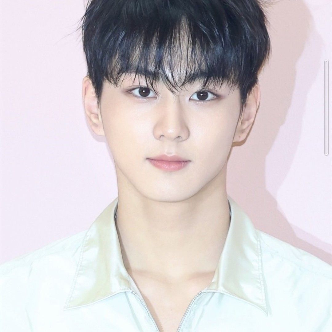 Latest photo of Jungwon (ENHYPEN)