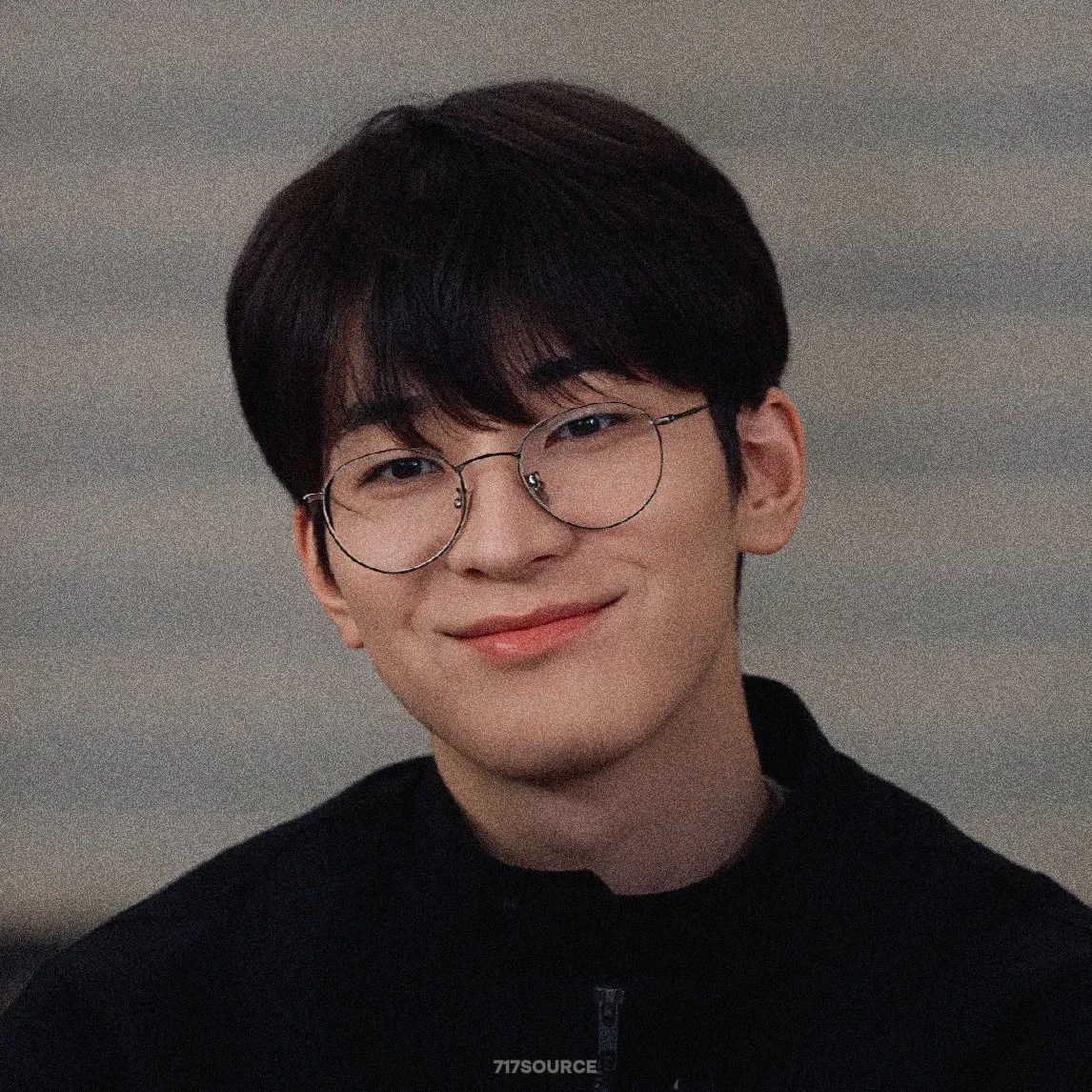 Behind-the-scenes cut of Wonwoo (SEVENTEEN)