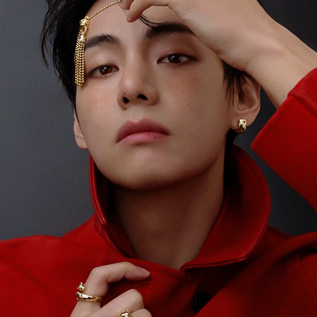 Latest photo of V (BTS)