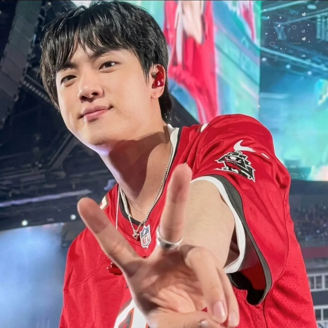 Behind-the-scenes cut of Jin (BTS)