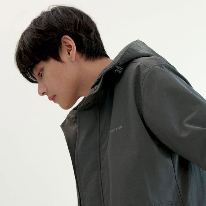 Latest photo of V (BTS)