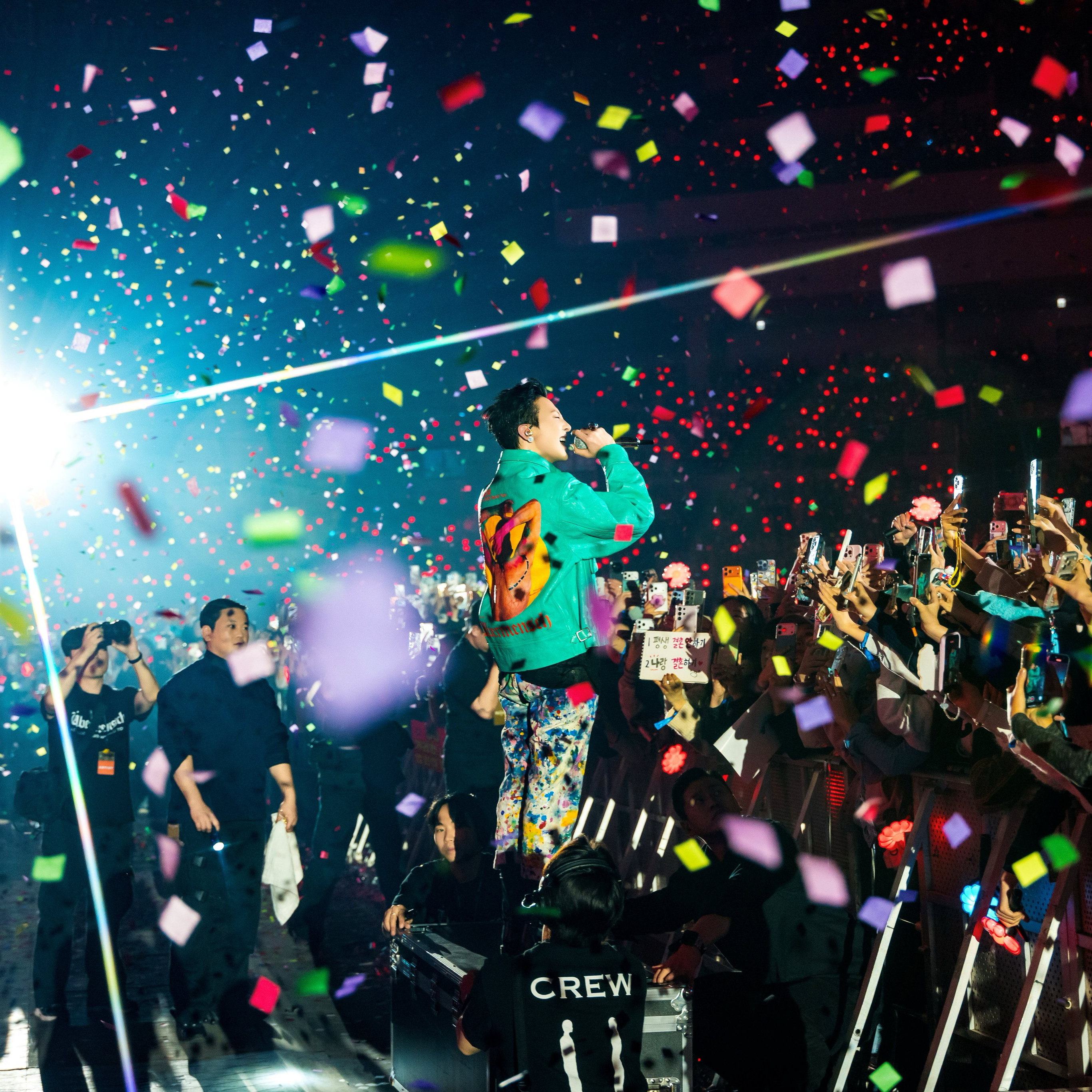 Behind-the-scenes cut of G-DRAGON (BIGBANG)