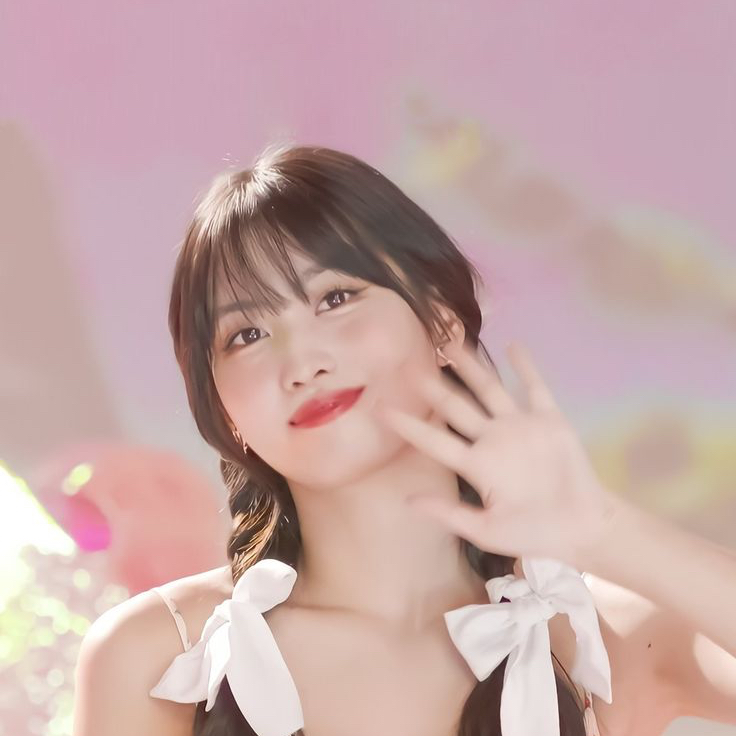 모모 (TWICE)의 최신 사진