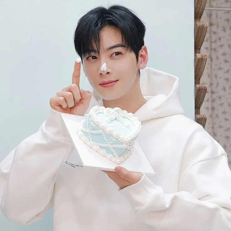 Recent activity shot of Eunwoo (ASTRO)