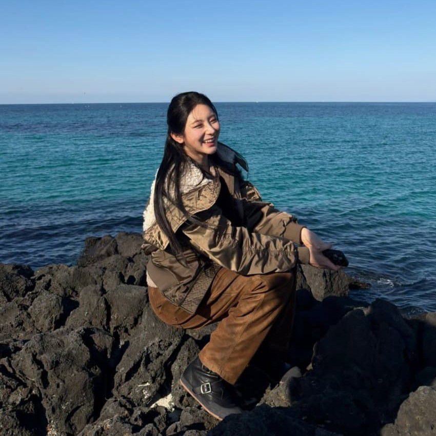 Foto terbaru Lee Chaeyeon